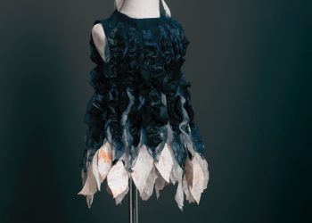 Un textil viu din ciuperci se poate repara și curăța singur