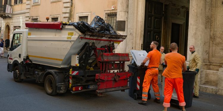 Bilet de loto de 1 milion de euro, recuperat din camionul de gunoi