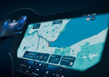 Mercedes recunoaște că a exagerat cu eliminarea butoanelor fizice