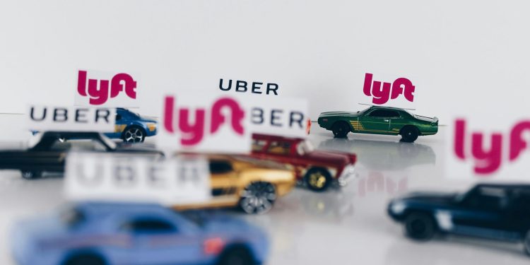 Uber și Lyft au crescut PIB-ul orașelor americane, arată un studiu