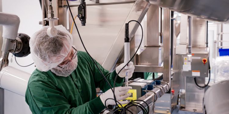 Cofondatorul Moderna, din nou miliardar după succesul vaccinului anticancer