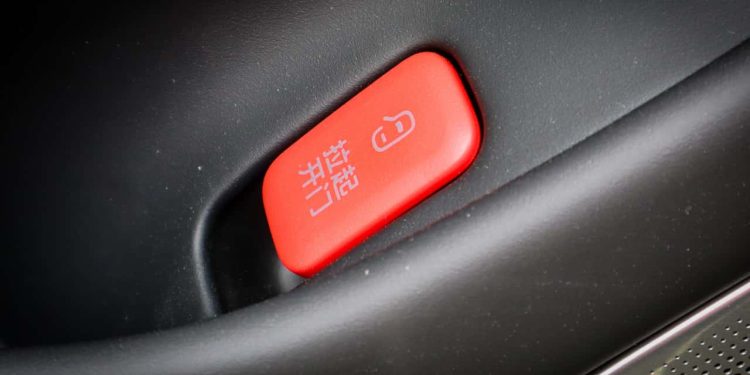 Tesla și alți 10 producători recheamă 4,3 milioane de mașini în China